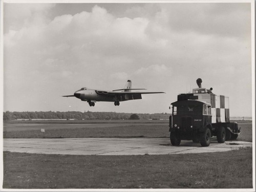 Vickers valiant vintage - valiant,