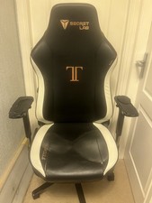 Secret Lab Titan XL Chair -