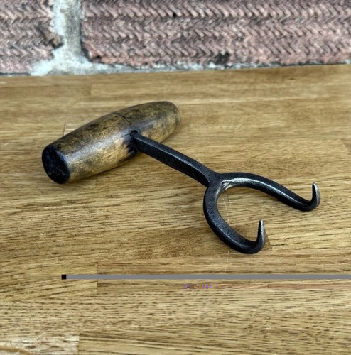 Vintage wood handle bailing - wood,