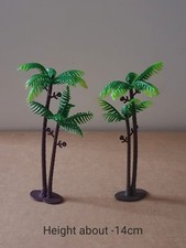 2 Pcs Mini Plastic Palm
