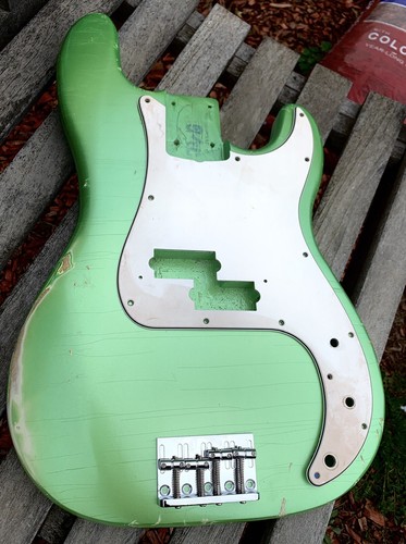Bass body relic - bass, green