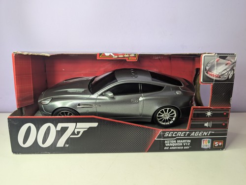 James bond 007 aston martin - james,