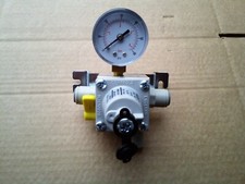 SERVICED CORNELIUS SECONDARY CO2/MIXED GAS REGULATOR WITH J/GUEST FITTING