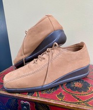 Marks & Spencer FOOTGLOVE size 5 unworn camel leather lace-ups new vintage