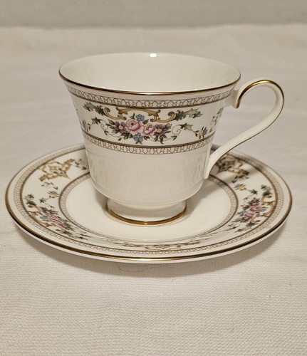 Vtg royal doulton alton - royal,