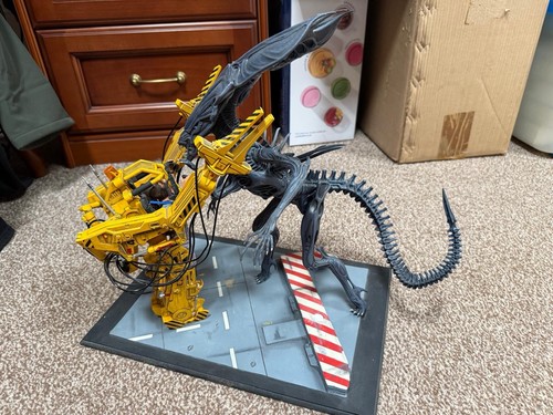 Ripley queen alien diorama - vs,