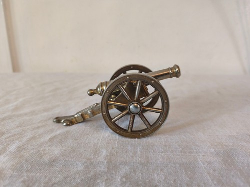Vintage field artillery cannon - field,