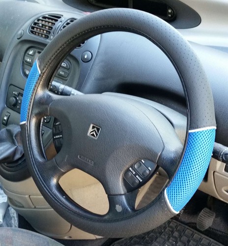 Universal blue black car - blue,