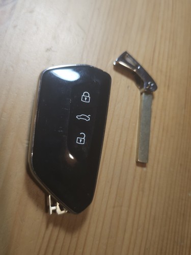 Skoda key fob 5e3959753q - key,