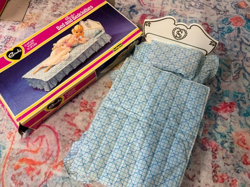 Vintage sindy bed and - bed,