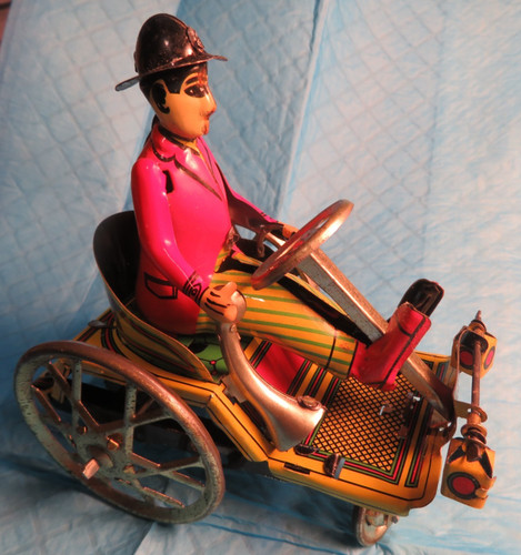 Vintage paya tin - tin, three-wheel