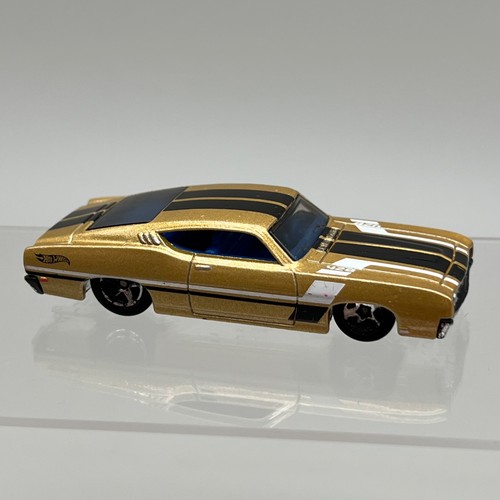 Hot wheels ford - hot,
