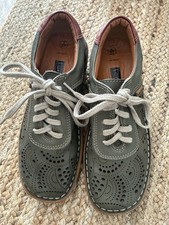 Loretta Brand Women’s Lace