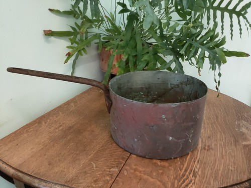 Large antique copper sauce pan - large,