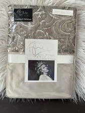 STUNNING BRAND NEW KYLIE