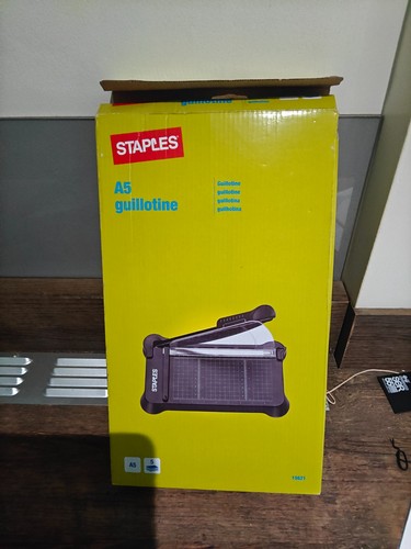 Staples guillotine paper - a5,