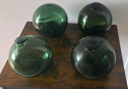 Vintage green glass fishing - green,