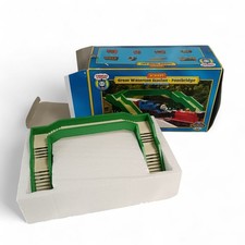 Hornby Thomas & Friends Great Waterton Station Footbridge R9263 Boxed - Preloved