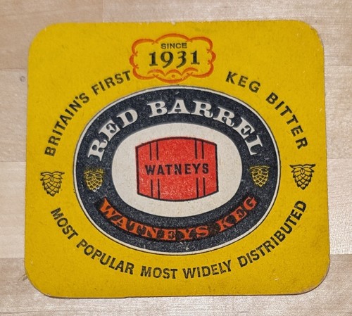 Watneys red barrel keg - red,
