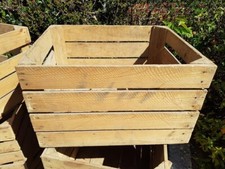 3 x VINTAGE WOODEN APPLE PEAR FRUIT CRATES RUSTIC OLD BUSHEL BOX APPLE.