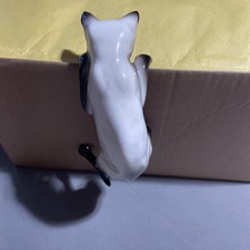Beswick Pottery Climbing Siamese Cat. You Place It On Your Box Cup Etc