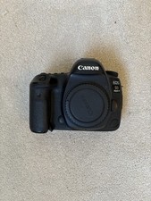 Canon EOS 5D Mark IV DSLR