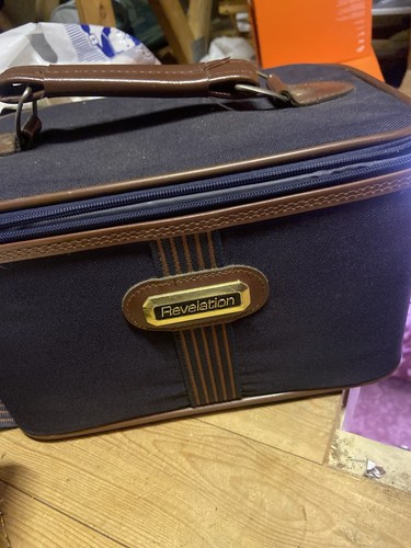Vintage revelation vanity - vintage, case