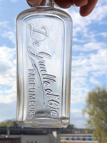 Victorian bottle 1900 - , de