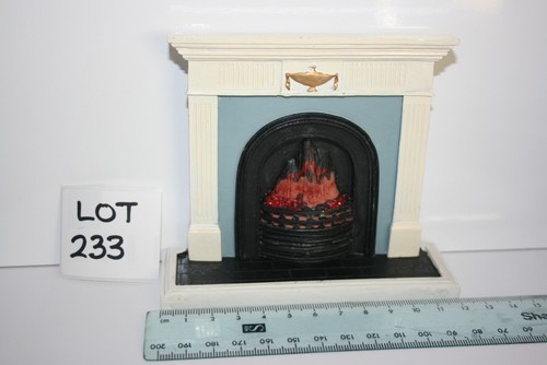 Dolls house white resin - house,