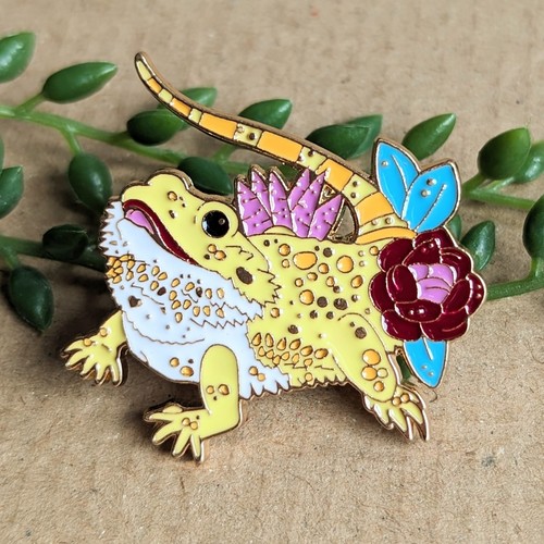 Lizard enamel pin badge - lizard,