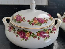 PAIR ENGLISH BONE CHINA LIDDED SOUP VEGETABLE TUREENS COUNTRY ROSES GILT EDGE
