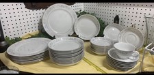 Vintage 38-piece Crestwood