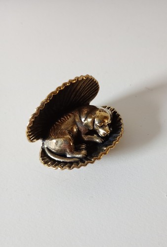 Brass dog shell figurine - brass,