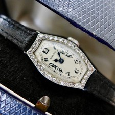 A BEAUTIFUL LADIES ROLEX