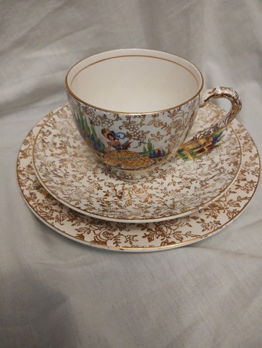 Bone china yellow - bone, crinoline