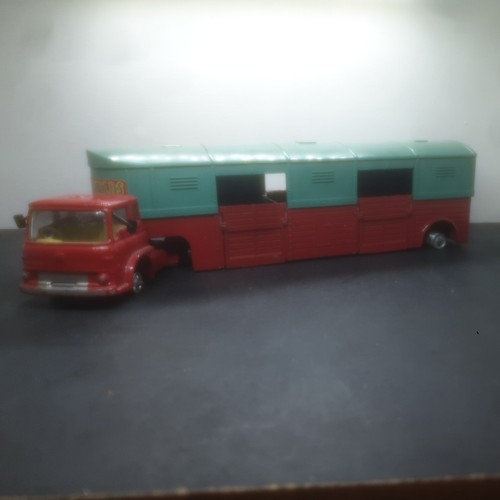 Corgi toys chipperfield - chipperfield, s