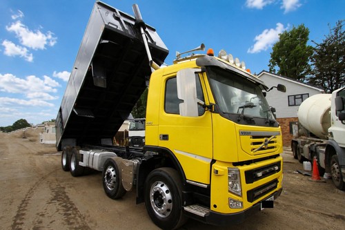 2013 volvo 420 8x4 bulk - volvo,
