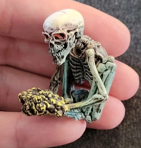 Yokai gashadokuro netsuke - yokai,