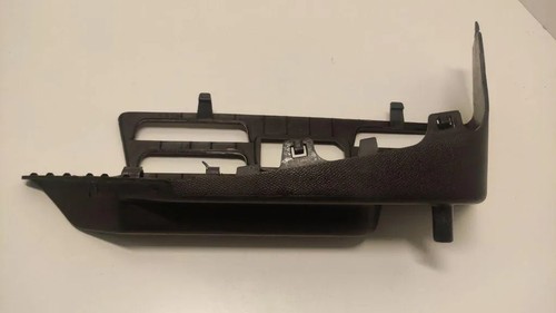 Peugeot 208 left side trunk - peugeot,