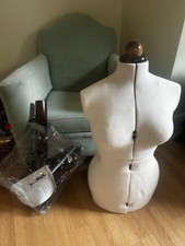 DELUXE Size 10 Female Dressmakers Dummy Mannequin Tailors CREAM Bust ROSE Stand 