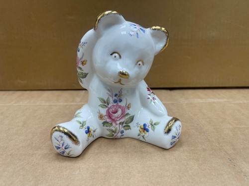 Vintage fenton bone - china, bear