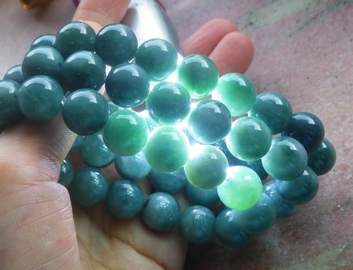 Piece green 100 - 1, a