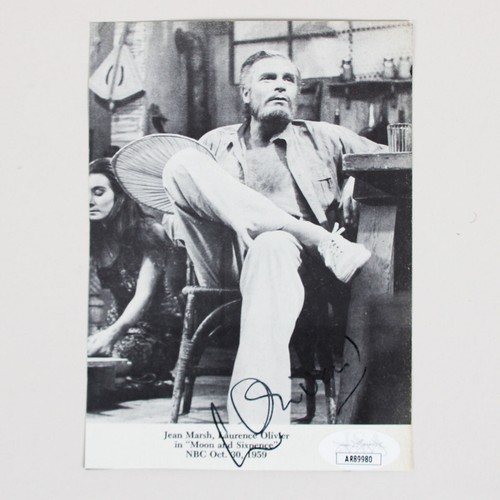 Laurence olivier signed photo - laurence,