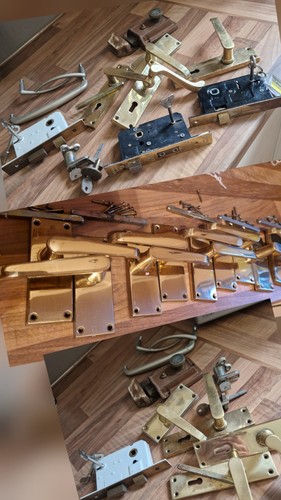 Job lot door - job,