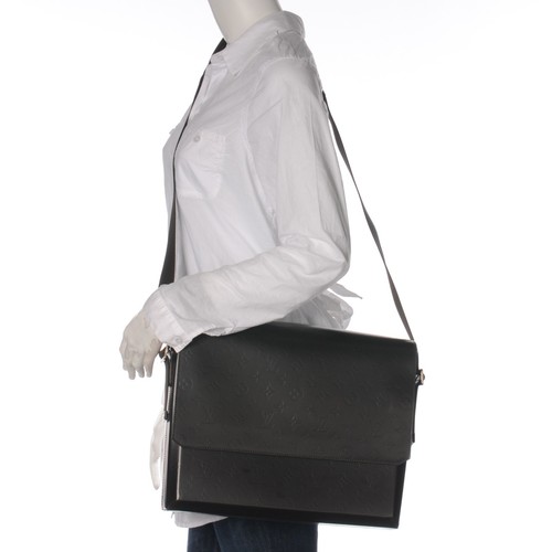 Louis vuitton monogram - louis,