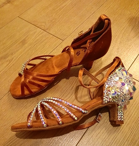 Brown rhinestone latin - brown,