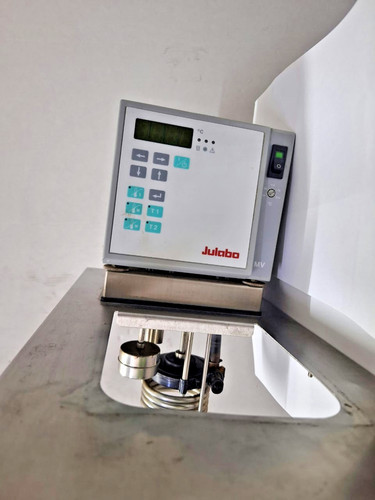 Julabo f25 circulating - mv,