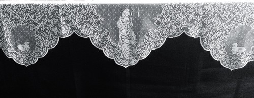White lace mantel - x, 19"