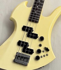B.C.Rich Mockingbird Bass
