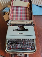 Olivetti Lettera 22 Typewriter
